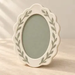 The spring memory frame in Ivory & Sage