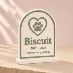 The paw-print memorial plaque in Cream & sage